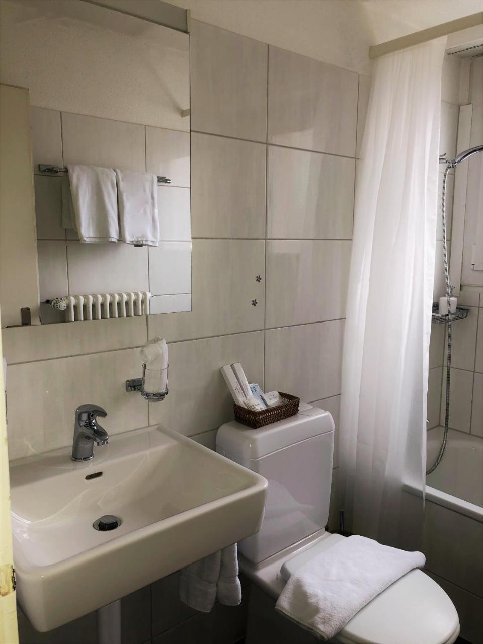 City Hotel เว็ททิงเงน ภายนอก รูปภาพ